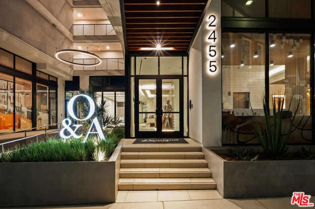 2455 Overland Avenue, Los Angeles CA: https://media.crmls.org/mediaz/75b55a93-b255-4955-897c-ce44d044856b.jpg