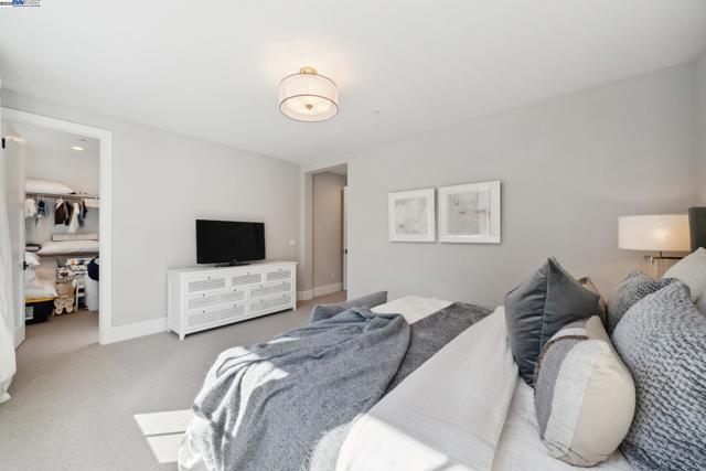 2621 Royal Oaks Dr, Alamo CA: https://media.crmls.org/mediaz/75b58104-94f3-408c-9aa0-bd51a9ac9e30.jpg