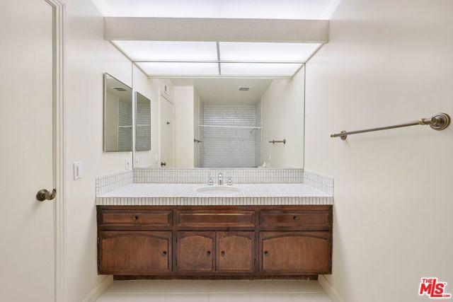 2654 Basil Lane, Los Angeles CA: https://media.crmls.org/mediaz/75b58ef9-79cb-4dca-915b-d88fe81ed410.jpg