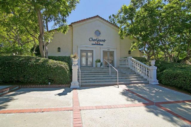 Detail Gallery Image 30 of 35 For 750 Breeze Hill Rd #110,  Vista,  CA 92081 - 2 Beds | 2/1 Baths