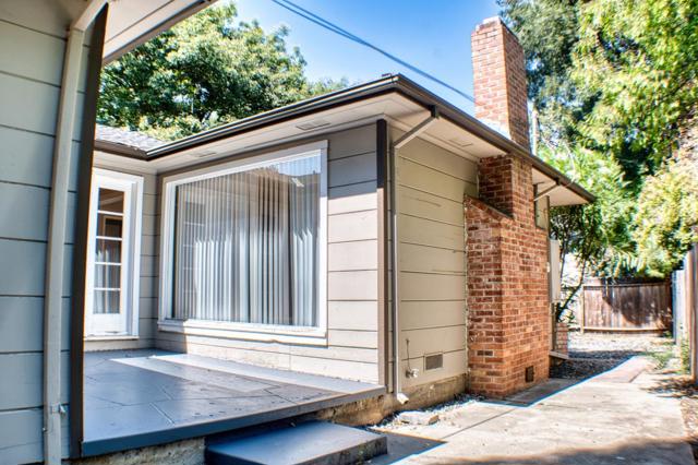 640 Circle Drive, East Palo Alto CA: https://media.crmls.org/mediaz/75b66015-9e8b-45b9-b70a-092373b6398c.jpg