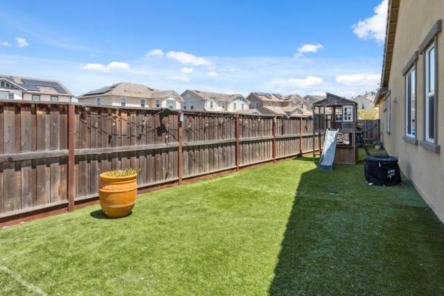 410 Thistle Court, Hollister CA: https://media.crmls.org/mediaz/75b66fef-82de-4604-84b8-a4a8878311bb.jpg