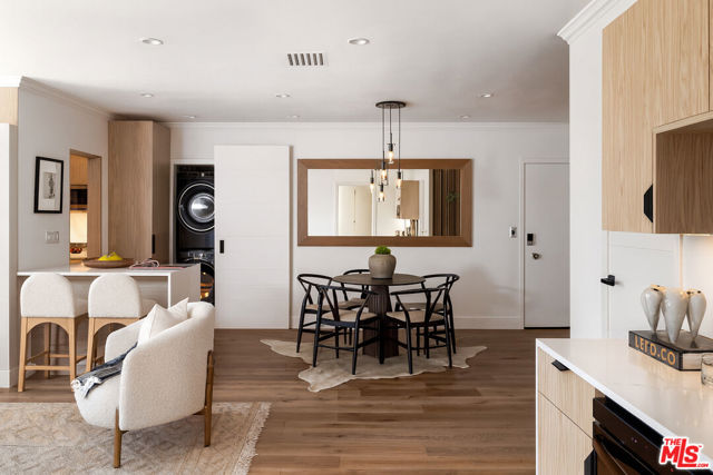 1233 N Laurel Avenue, West Hollywood CA: https://media.crmls.org/mediaz/75b6f430-b0cd-41da-aa2d-4c574a10e7f4.jpg