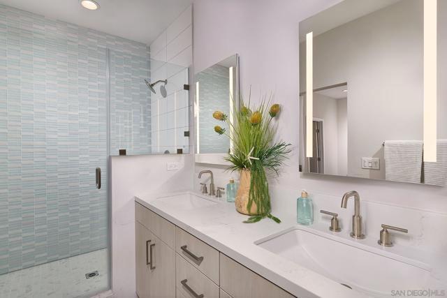 567 N Vulcan Ave, Encinitas CA: https://media.crmls.org/mediaz/75b74ed2-2c84-4d4f-b27f-fbfef0139d24.jpg