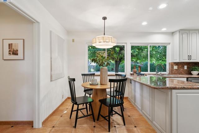 1515 Grove Way, Concord CA: https://media.crmls.org/mediaz/75b78fea-05bc-4a82-9c66-9e4160e9f740.jpg