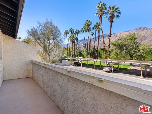 1472 S Camino Real, Palm Springs CA: https://media.crmls.org/mediaz/75b793e0-adb9-4971-be47-6082b567caf1.jpg