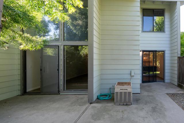 3350 M Street, Merced CA: https://media.crmls.org/mediaz/75b8faff-044d-48f5-9d46-d41d61a0d258.jpg