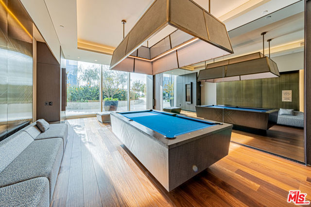 889 Francisco Street, Los Angeles CA: https://media.crmls.org/mediaz/75b954e2-5239-46f2-90d4-77d04a0ecb3d.jpg