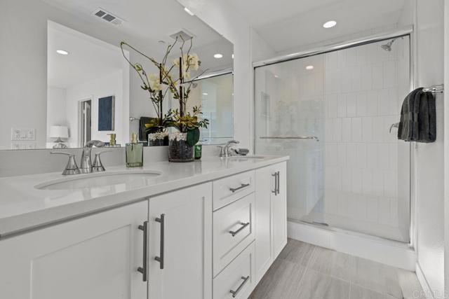 Detail Gallery Image 10 of 43 For 2541 Delphinium Ln, Carlsbad,  CA 92008 - 3 Beds | 2/2 Baths