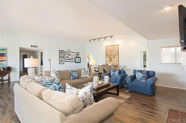 Detail Gallery Image 5 of 14 For 911 E Avenue #301,  Coronado,  CA 92118 - 3 Beds | 2/1 Baths