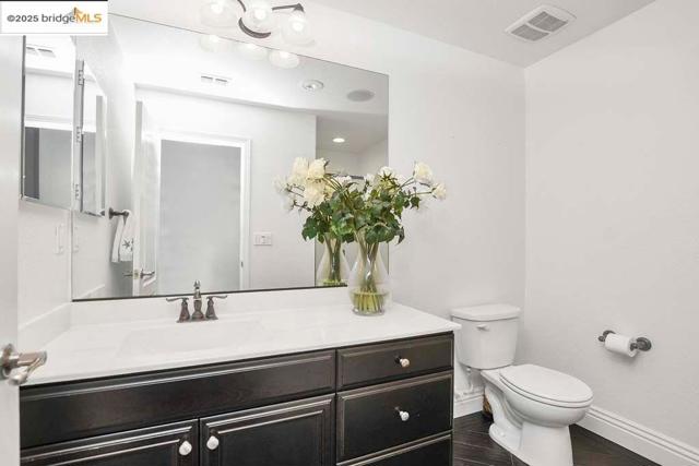 8065 Westport Circle, Discovery Bay CA: https://media.crmls.org/mediaz/75bb3177-d165-417b-9db3-095534957690.jpg