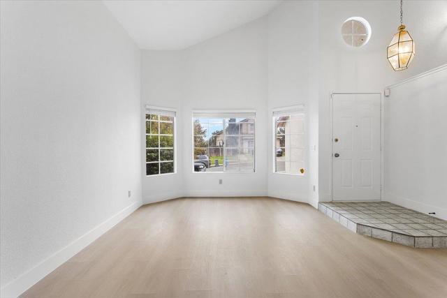 136 Olympic Drive, Vallejo CA: https://media.crmls.org/mediaz/75bb6050-8f87-4ec2-8219-a72b904c82e9.jpg