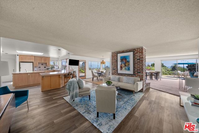 540 Miramonte Drive, Santa Barbara CA: https://media.crmls.org/mediaz/75bb6b52-c23f-45bf-85c0-a6273351d7d3.jpg