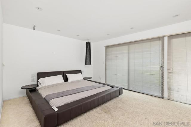 6423 Caminito Aronimink, La Jolla CA: https://media.crmls.org/mediaz/75bbc9ee-e0f6-4389-ba85-993c32d8ad54.jpg