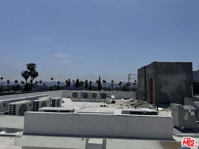 14728 Friar Street, Van Nuys CA: https://media.crmls.org/mediaz/75bbcfbb-c8fe-4d6e-8240-cbb5b7115054.jpg