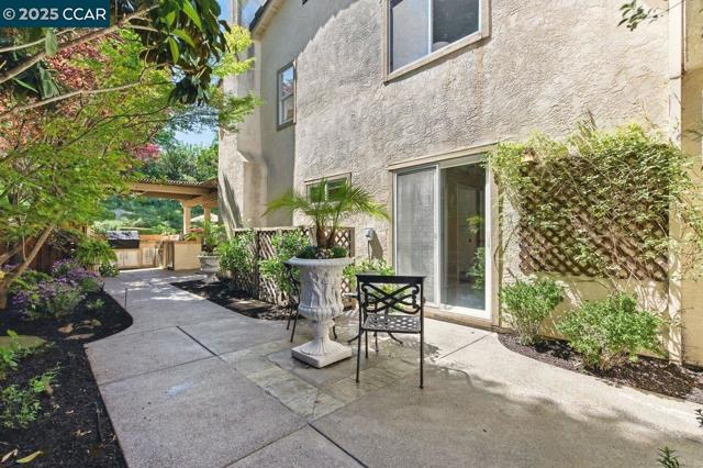 5220 Portillo Valley, San Ramon CA: https://media.crmls.org/mediaz/75bcaa3a-ceb8-4f91-8245-1ae8fcdca613.jpg