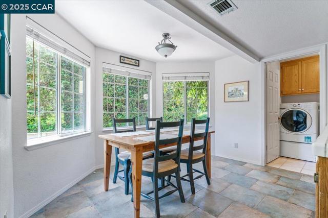 891 Robin Cir, Arroyo Grande CA: https://media.crmls.org/mediaz/75bcbe18-425b-477b-bb0d-7c930834d42f.jpg