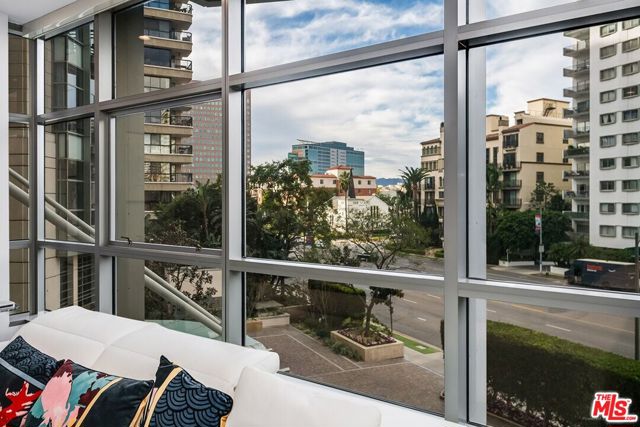 10776 Wilshire Boulevard, 301 photo 25