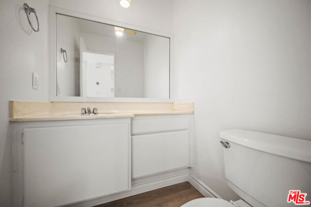 15207 Magnolia Boulevard, 116 photo 8