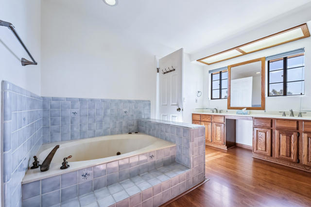 204 Fairway Drive, Needles CA: https://media.crmls.org/mediaz/75bdc09e-af9b-48fc-86e1-4be0fc3a65d2.jpg