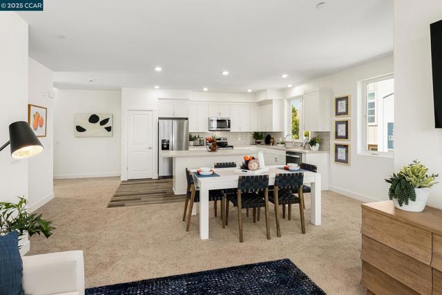 27263 Lumina Ct, Hayward CA: https://media.crmls.org/mediaz/75be1e0d-6732-4af1-9927-fc9c01b56c8b.jpg