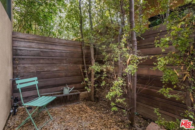 1912 W Liberty Court, Los Angeles CA: https://media.crmls.org/mediaz/75be6f8d-425a-40cb-9868-7a2b479585a6.jpg