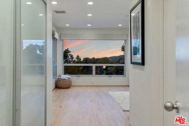 2742 Creston Drive, Los Angeles CA: https://media.crmls.org/mediaz/75be74ba-5bea-42b0-8a46-3c78addc42b7.jpg