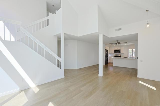 Detail Gallery Image 12 of 41 For 249 Blackbird Way, Oceanside,  CA 92057 - 3 Beds | 3 Baths