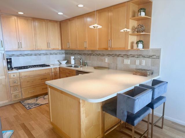 Detail Gallery Image 16 of 28 For 166 Solana Point Cir, Solana Beach,  CA 92075 - 3 Beds | 2/1 Baths