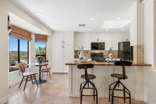 28551 Meadow Glen Way W, Escondido CA: https://media.crmls.org/mediaz/75bf7d7e-d26e-41ed-99b2-02ed47372125.jpg
