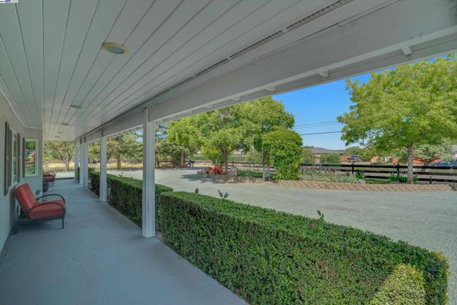 1969 Buena Vista Ave, Livermore CA: https://media.crmls.org/mediaz/75bfbe8a-9cc2-4509-b7c4-4d3b29ca3315.jpg
