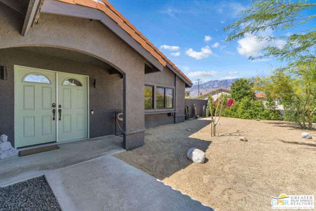 67795 Medano Road, Cathedral City CA: https://media.crmls.org/mediaz/75c12ef8-4d60-48be-831b-77eaa5f155da.jpg