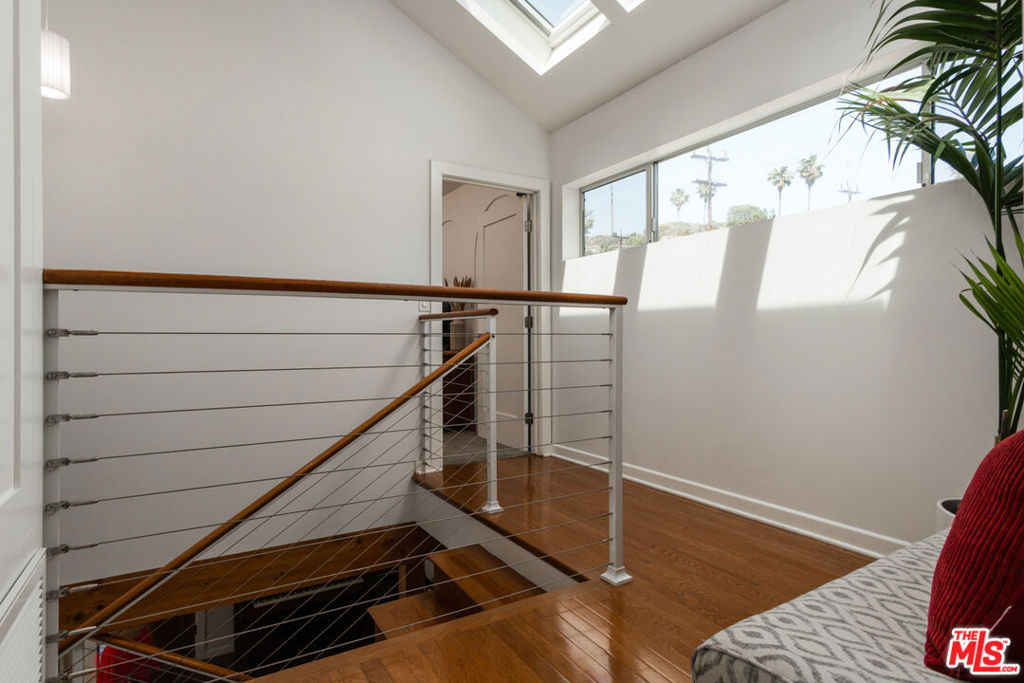 MLS #25544863 img 11