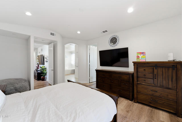 Detail Gallery Image 26 of 42 For 2406 Nicklaus St, Oxnard,  CA 93036 - 4 Beds | 2/1 Baths