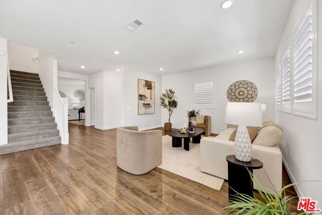 17028 Zion, Santa Clarita CA: https://media.crmls.org/mediaz/75c3472c-94fa-4b5f-baa2-ad8a07c38b2f.jpg