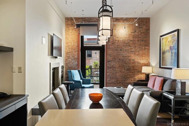 900 N Point St, San Francisco CA: https://media.crmls.org/mediaz/75c4b191-b4ac-41b4-a088-740cc6c62ef1.jpg