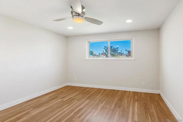 3975 Anastasia St, San Diego CA: https://media.crmls.org/mediaz/75c52022-3afa-470f-95be-773a88e59cdd.jpg