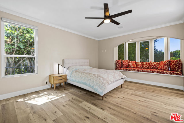 8944 Enfield Avenue, Sherwood Forest CA: https://media.crmls.org/mediaz/75c560e0-31eb-46d3-a705-3c07d28ab869.jpg