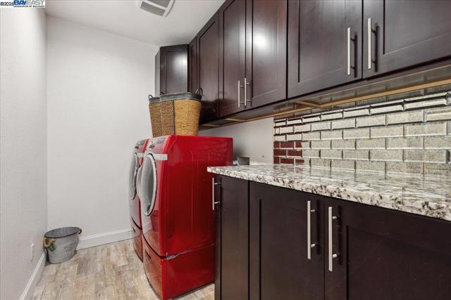 366 Karelian St, Danville CA: https://media.crmls.org/mediaz/75c60b08-78a1-4515-bab2-b13a3ad79965.jpg