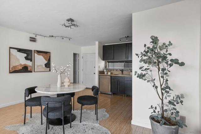 2266 Grand Ave, San Diego CA: https://media.crmls.org/mediaz/75c65986-7294-4f14-be60-f68a67913dd8.jpg