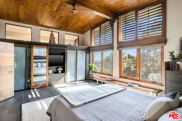 3307 Deronda Drive, Los Angeles CA: https://media.crmls.org/mediaz/75c6aacd-65d5-47b9-916c-102a9e6ff44f.jpg