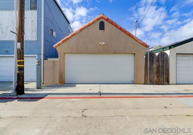 Image 45 of 60 For 867 E Avenue