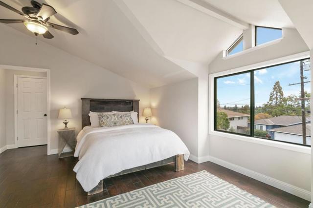 352 Oakview Drive, San Carlos CA: https://media.crmls.org/mediaz/75c7c000-8437-4331-ab70-696c85a2b537.jpg