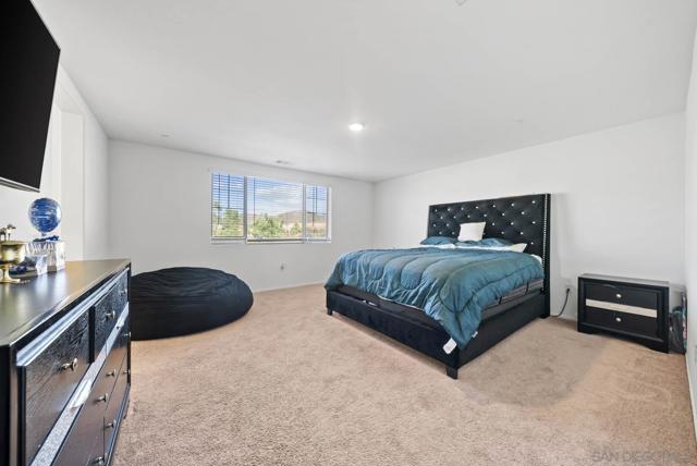 29566 Nini Ct, Winchester CA: https://media.crmls.org/mediaz/75c7ca39-0ca4-4333-9dbc-29971bad504f.jpg
