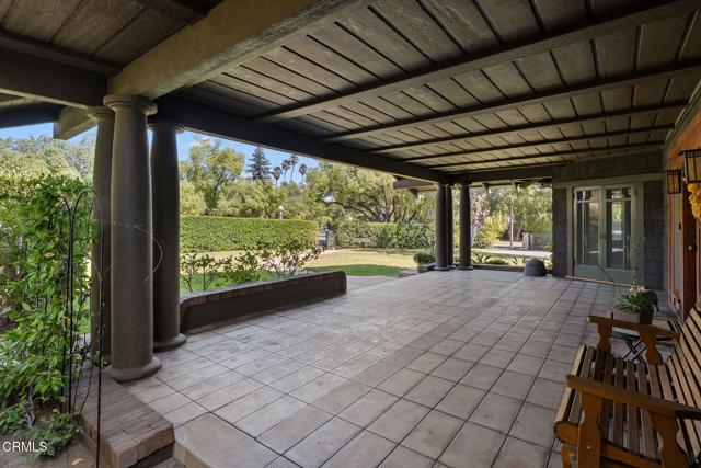 1327 S Oak Knoll Avenue, Pasadena CA: https://media.crmls.org/mediaz/75c8e647-8770-4d2f-adf4-7a266fde08bb.jpg