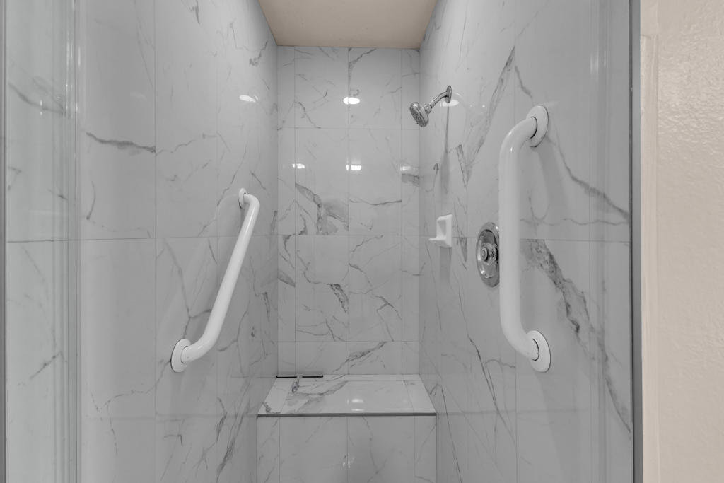 https://media.crmls.org/mediaz/75c8eabb-1b88-470c-8df7-96ef34c902a8.jpg?preset=X-Large