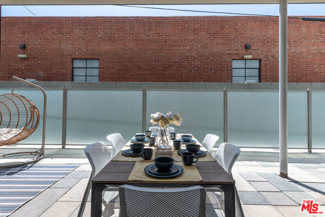 4080 Glencoe Avenue, Marina del Rey CA: https://media.crmls.org/mediaz/75cac348-bc77-4aa6-9bfe-8084fd7cf9c5.jpg