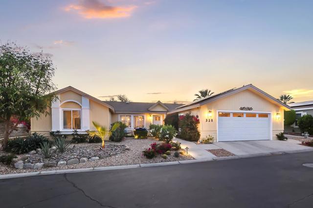 73450 Country Club Drive, Palm Desert CA: https://media.crmls.org/mediaz/75cac912-4f64-4753-aecf-b07b8e734656.jpg