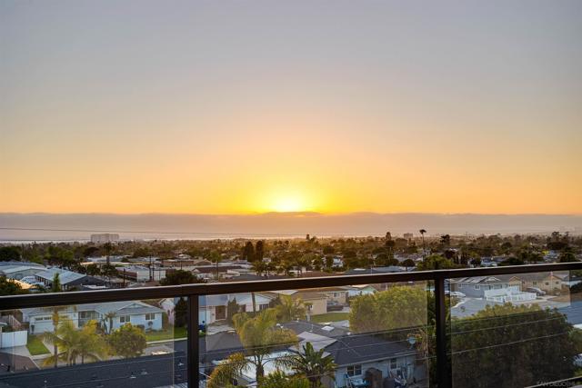 752 Monserate Ave, Chula Vista CA: https://media.crmls.org/mediaz/75cb0e17-50fb-474c-8329-8867277b2592.jpg