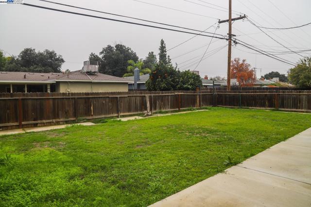 4295 N Archie Avenue, Fresno CA: https://media.crmls.org/mediaz/75cb1b9f-2538-4118-b4c7-a90182294a3c.jpg